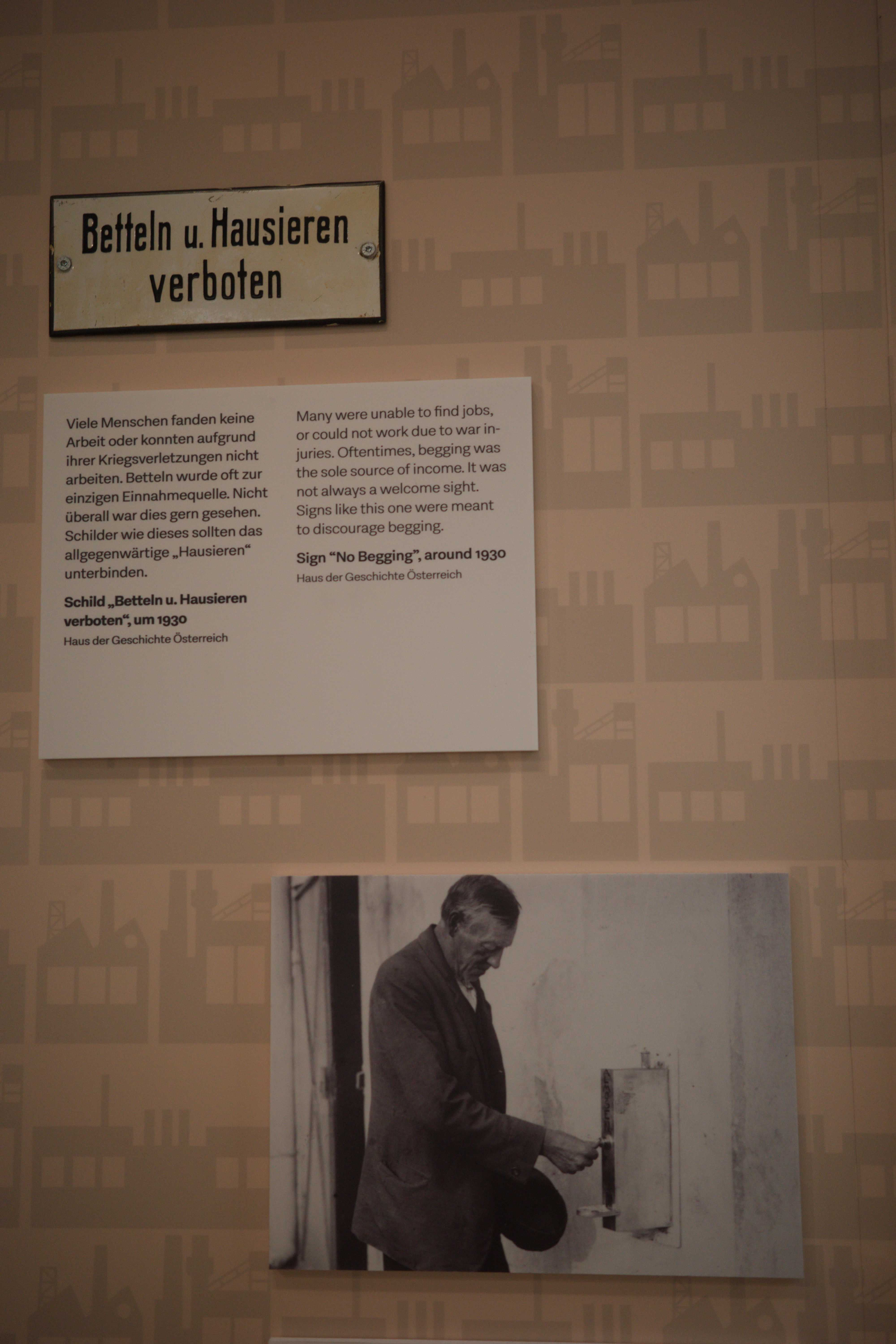 Schilder, welche das Verweilen Nicht-Bewohner verbieten