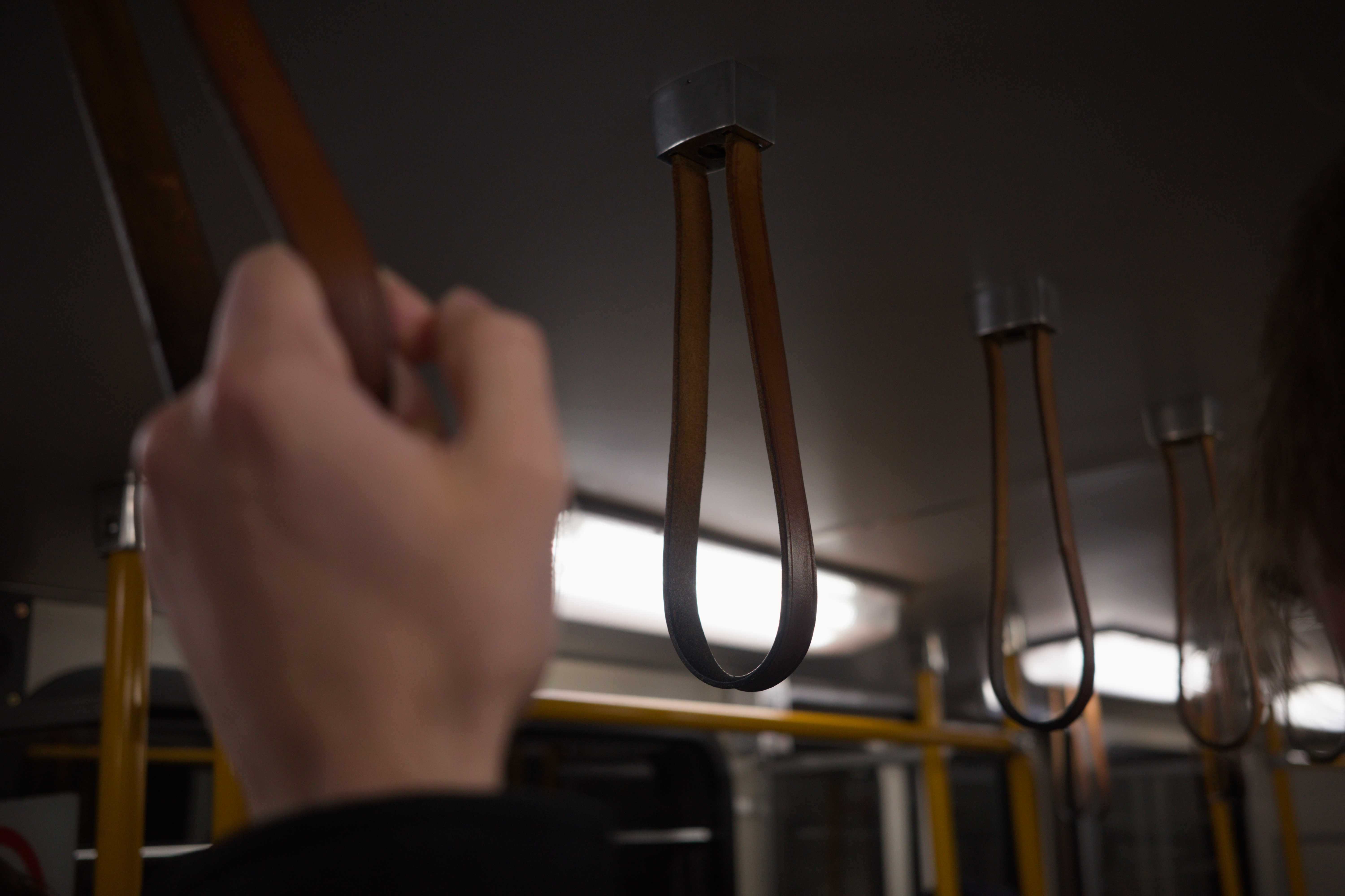 Haltegriffe der Metro Linie 1