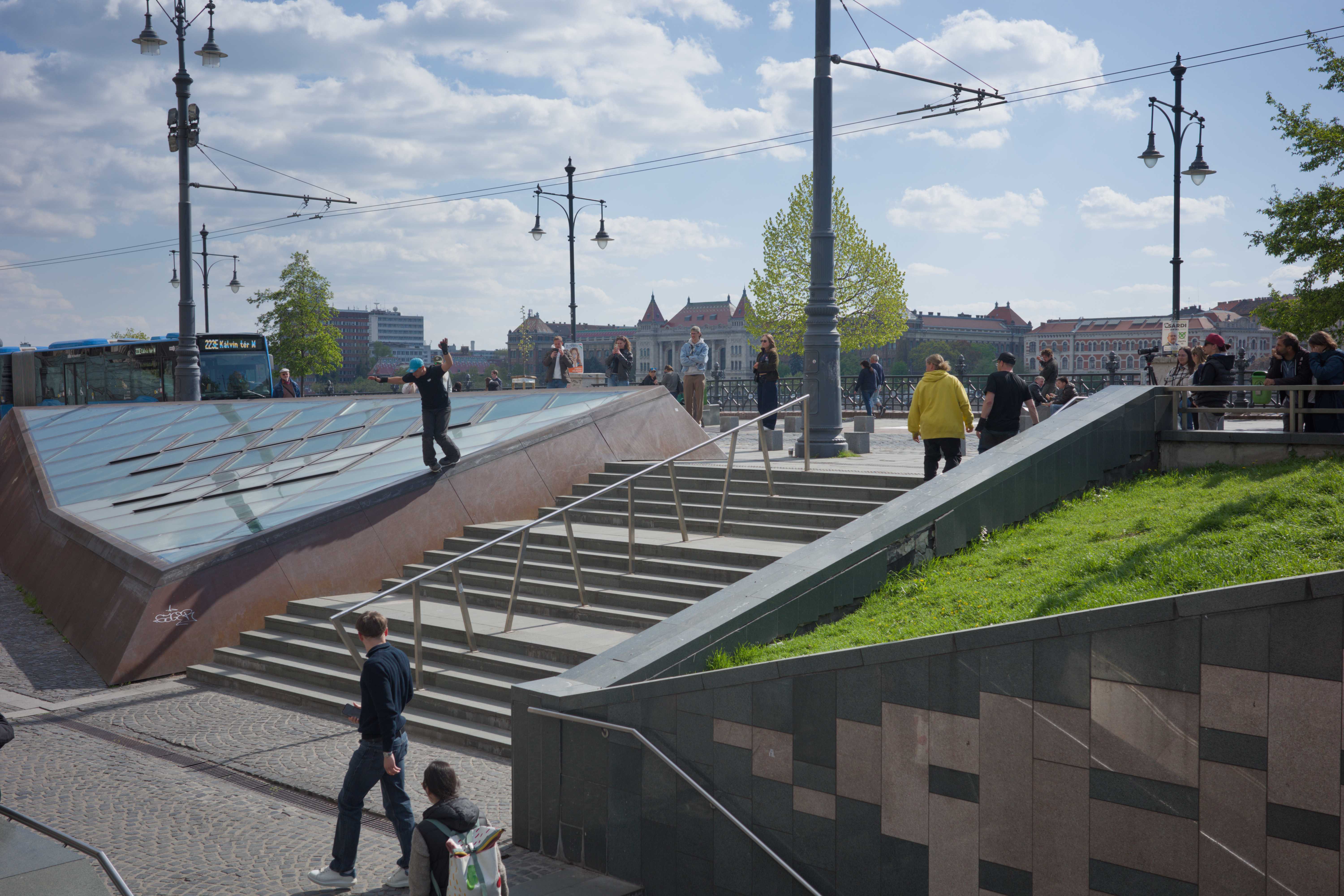 Inline Skater, die Tricks machen